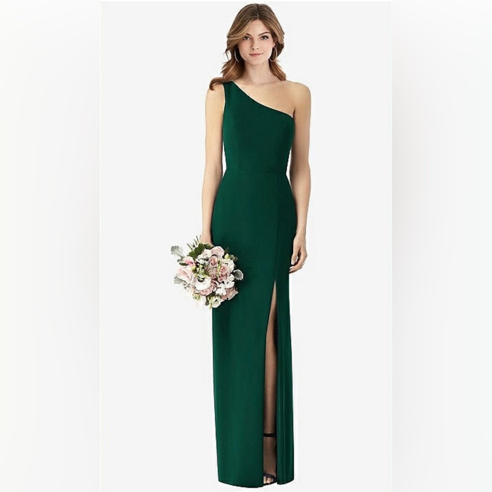 ONE-SHOULDER CREPE TRUMPET GOWN WITH FRONT SLIT IN HUNTER GREEN